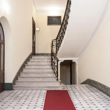 Centrally Located Luxury Apartment Rom
