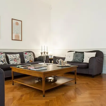 Centrally Located Luxury Apartment